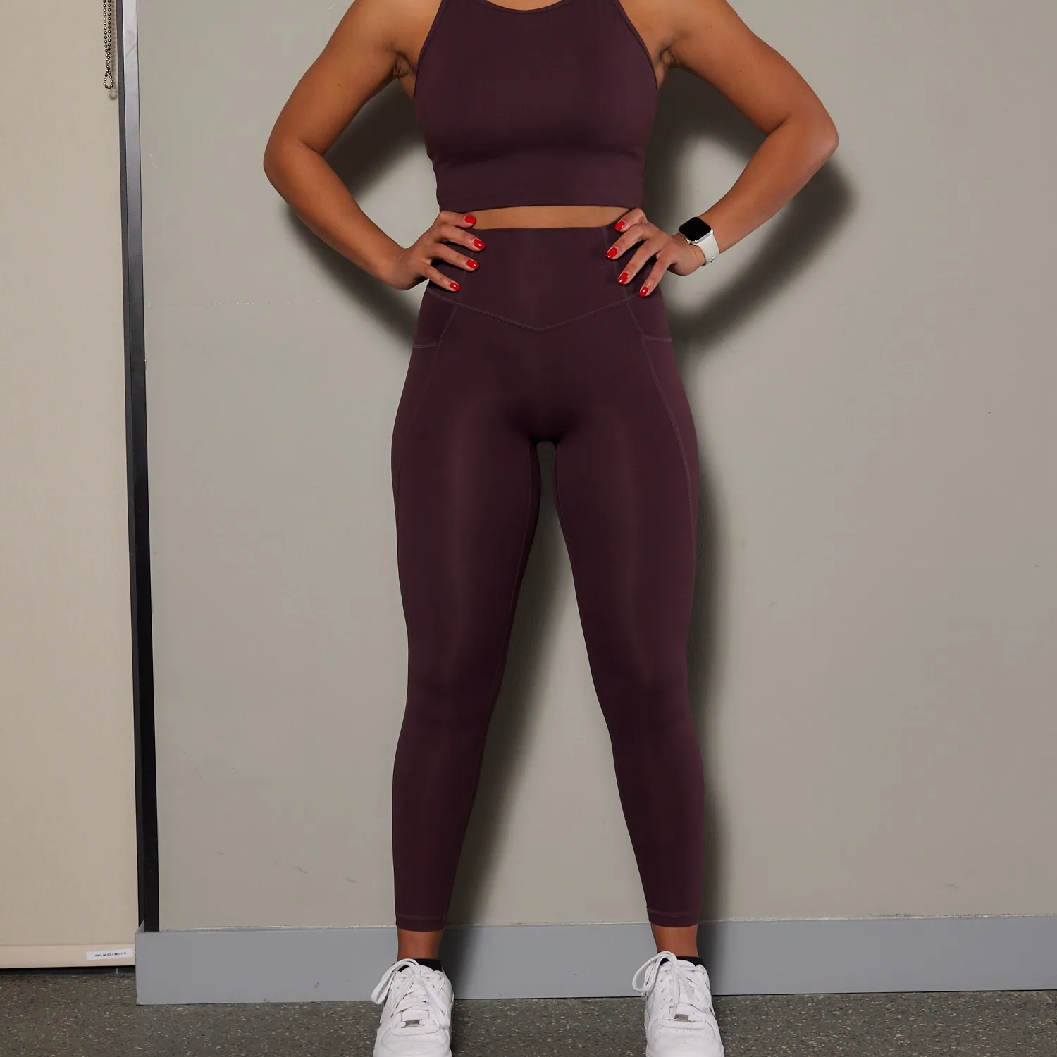 Curve Pocket Legging in Rich Burgundy