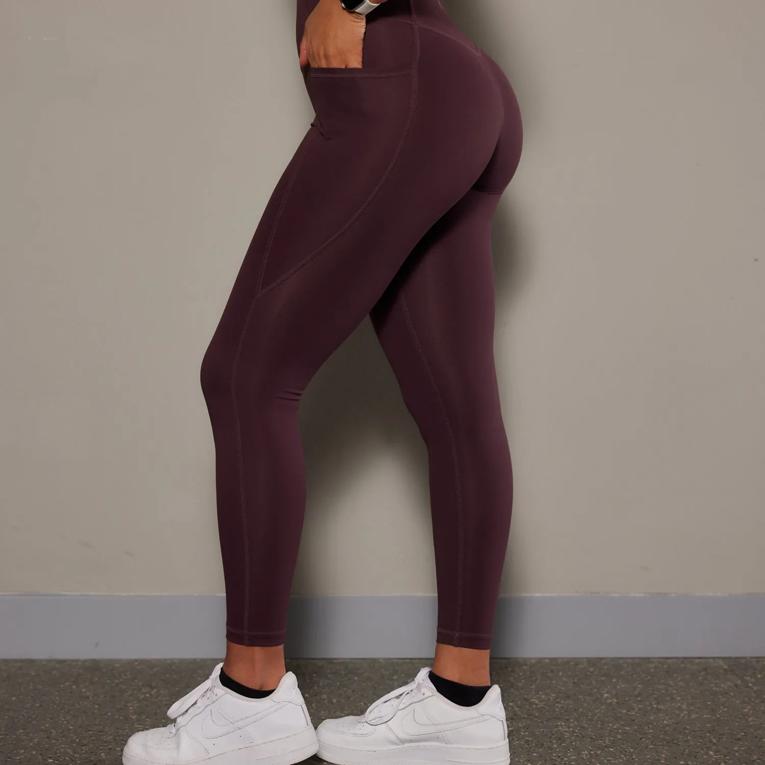 Curve Pocket Legging in Rich Burgundy