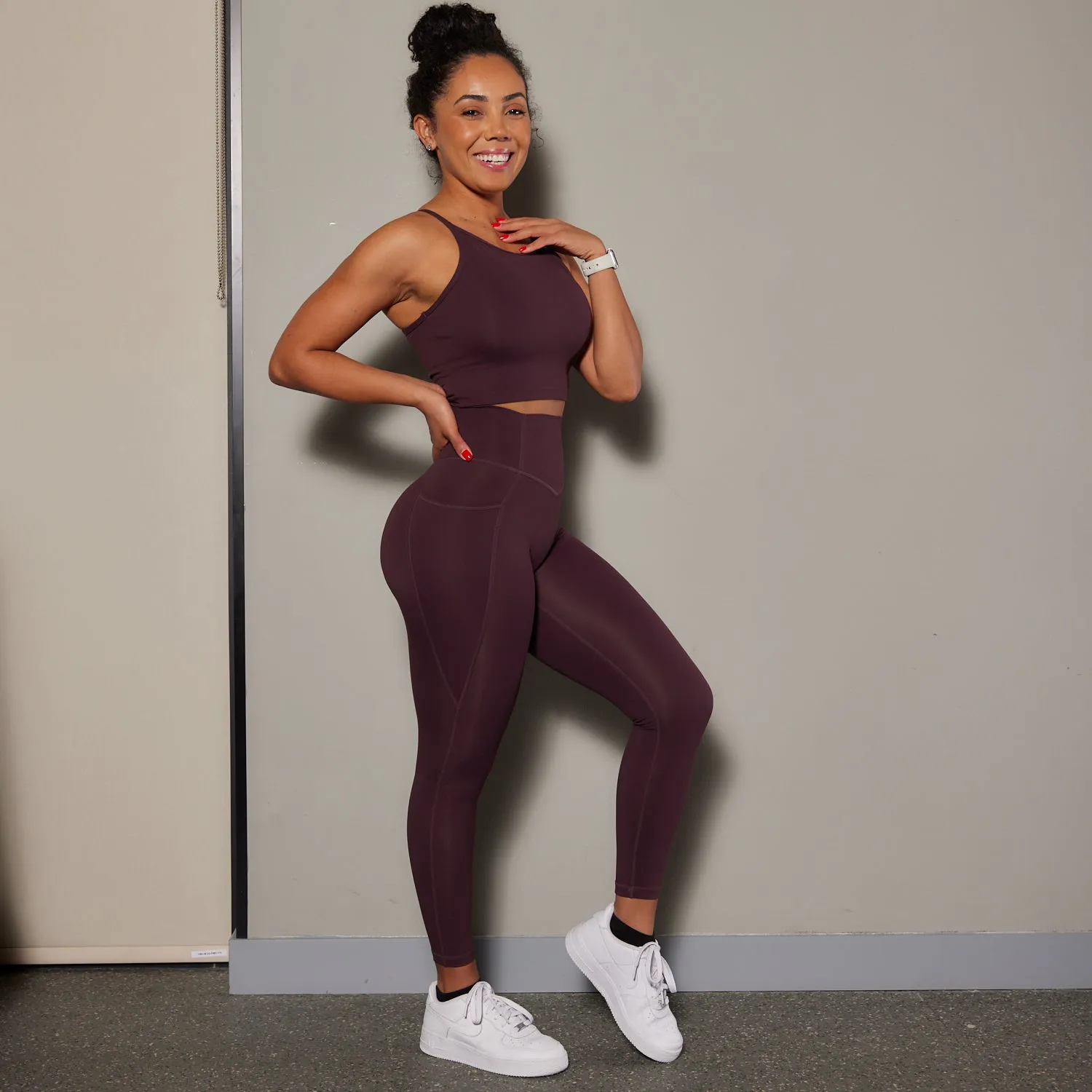 Curve Pocket Legging in Rich Burgundy