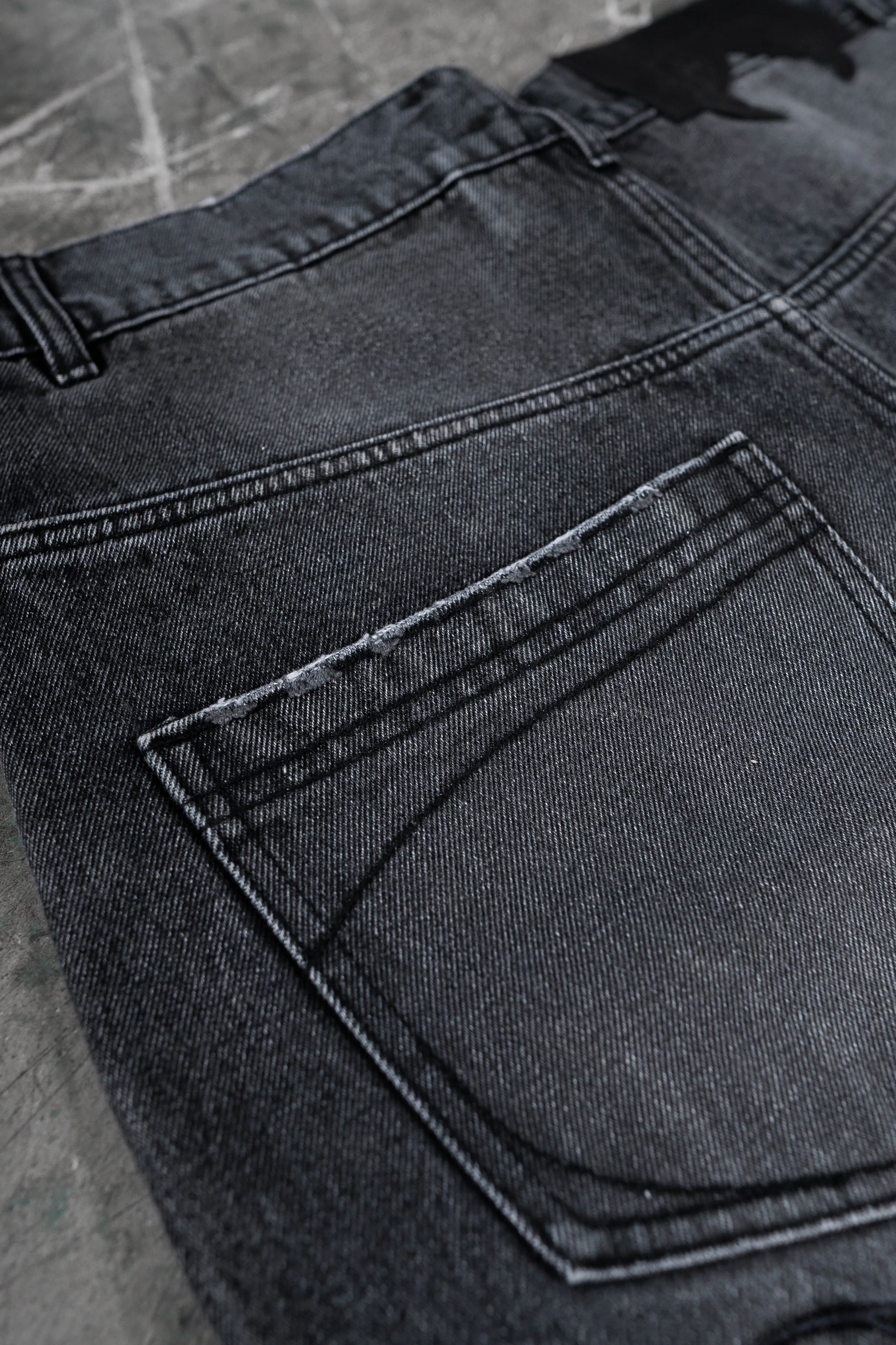 FAVELA FAVELA EMBROIDERY BLACK WASHED DENIM