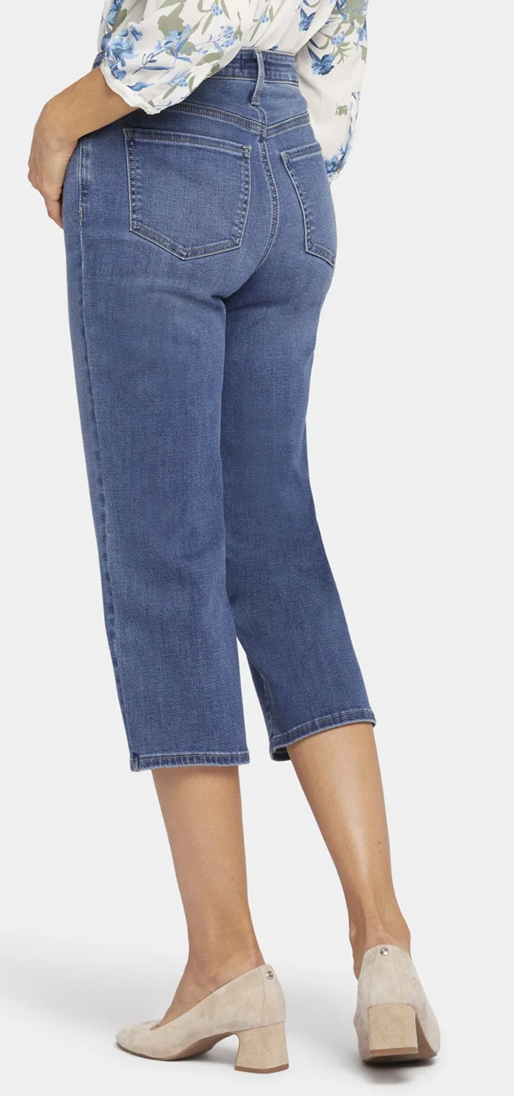 Joni Relaxed Capri Jeans Mediumblauw Premium Denim | Awakening