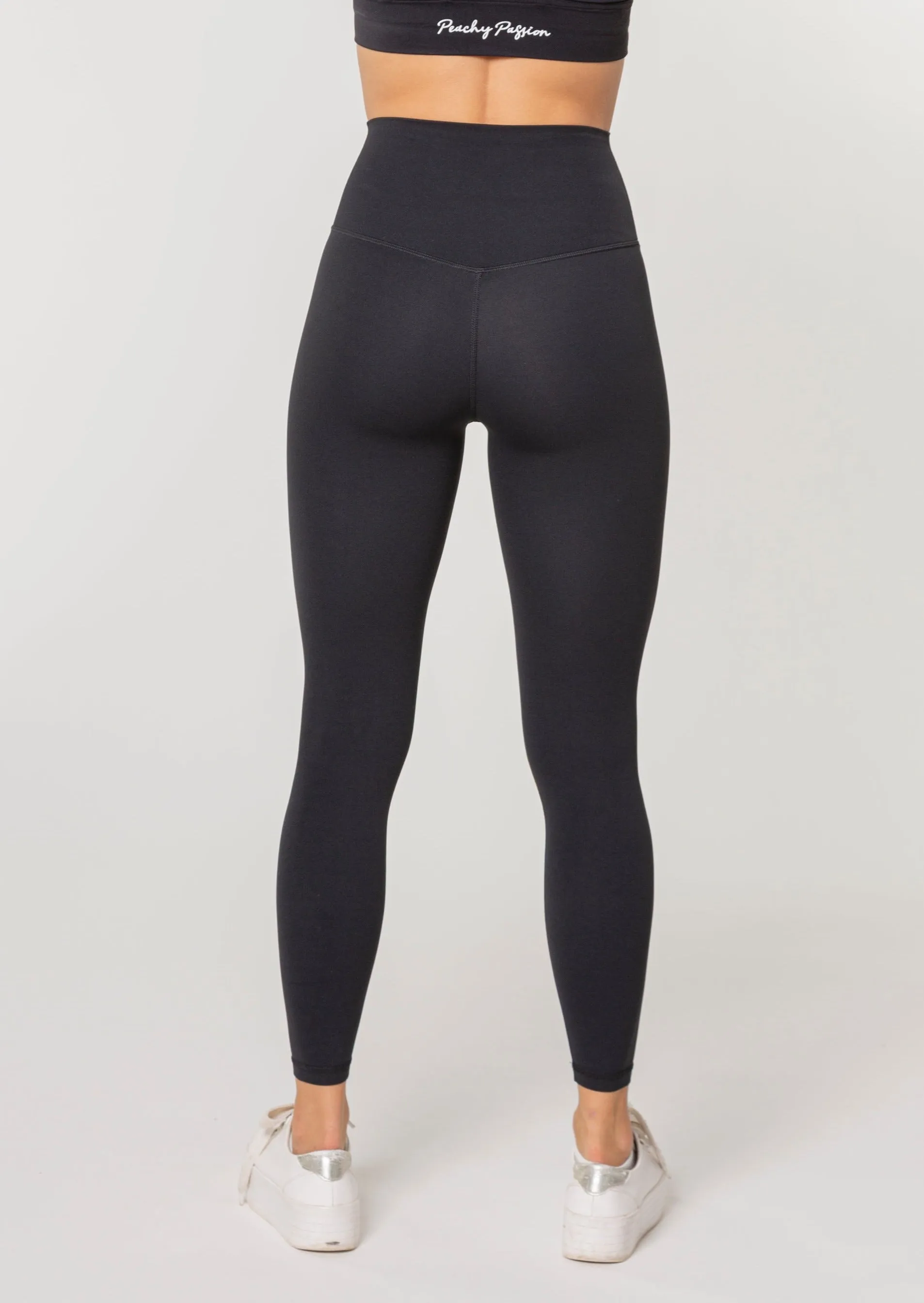 Performance Leggings (Farbe Black VORBESTELLUNG)